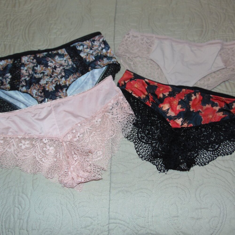 FOUR PAIRS OF DAISY FUENTES PANTIES - SIZE MEDIUM
